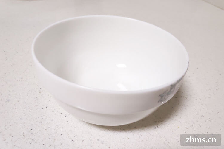 瓷碗和陶瓷碗的区别有哪些？骨瓷碗和陶瓷碗有什么区别？