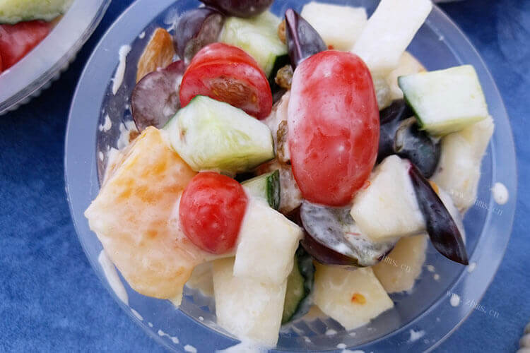 想在冬天的时候吃水果捞，想问一下冬季水果捞都放哪些水果？