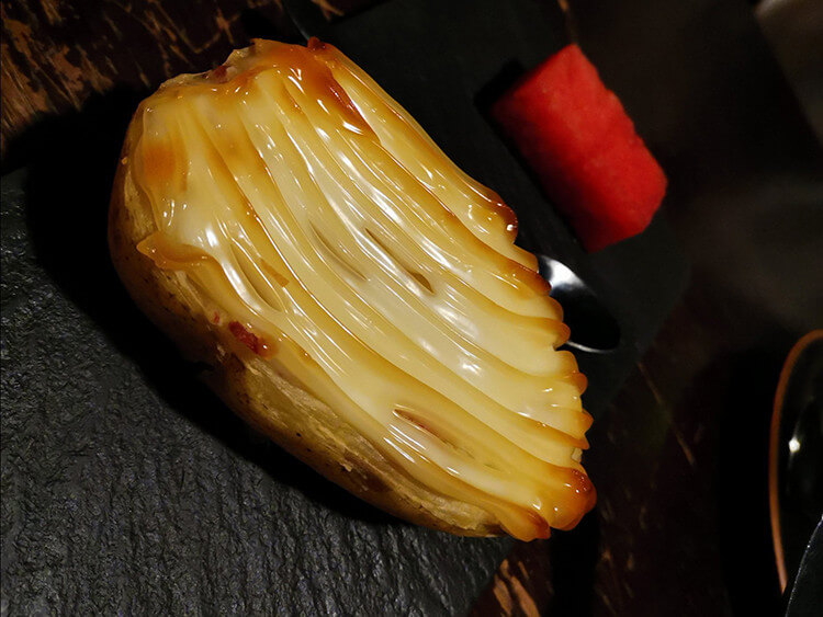 全绍兴最好吃的芝士土豆就在这家店，还有独特的葱油花蛤也是大受欢迎