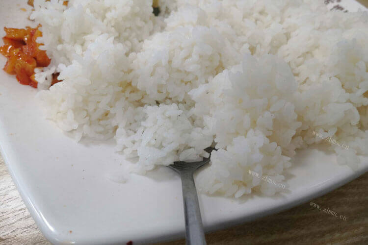 朋友买了一点米，想了解一下比较糯的大米是什么米？