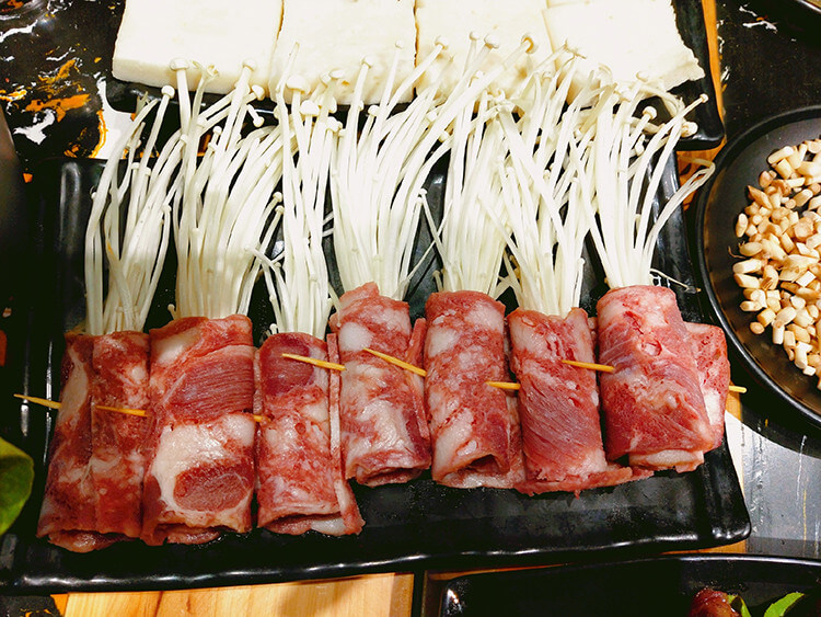 盘盘考第一也不能盘盘吃烤肉,因为要长膘! 盘盘考第一也不能盘盘吃烤肉,因为要长膘!