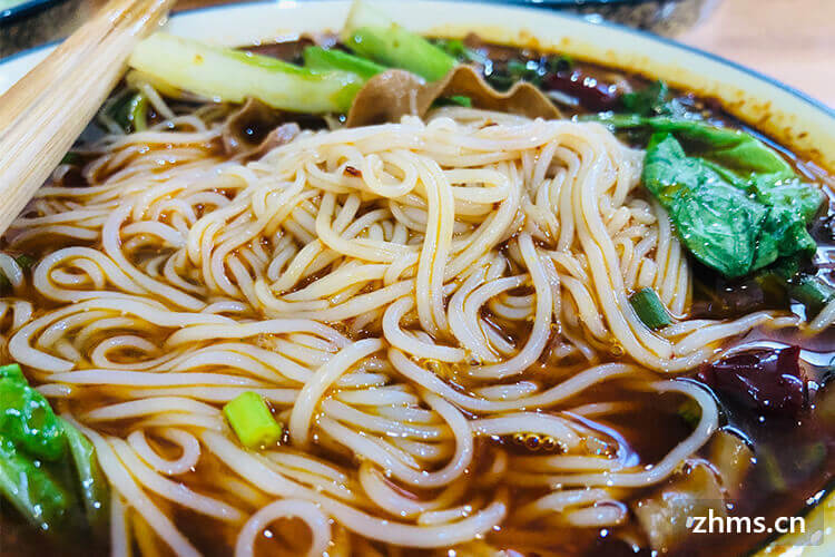 红汤烩酸菜米线相似图片3