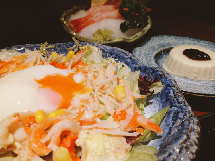 精致又美味的日本料理，现烤和牛肉汁丰富，配上东北大米饭无敌满足