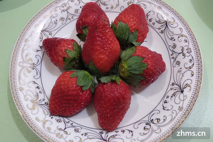 在家无聊准备做布丁吃，草莓布丁的做法有人知道吗
