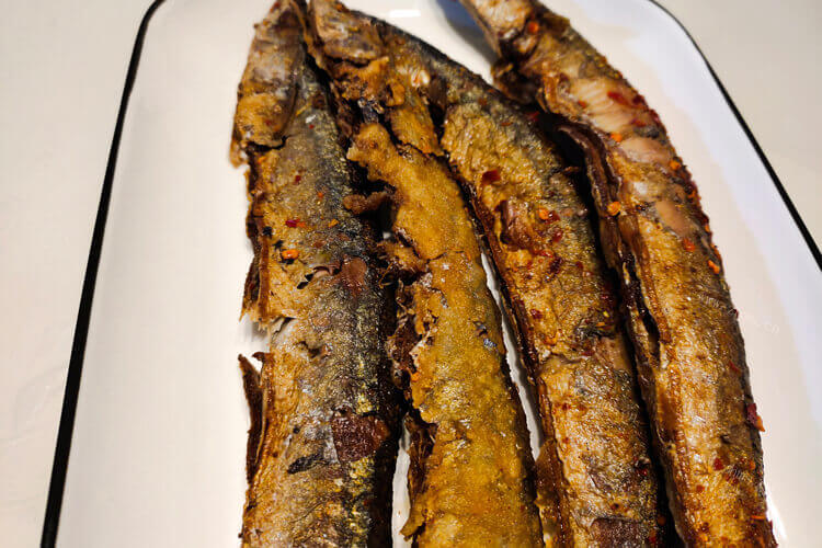 想吃秋刀鱼，秋刀鱼好吃吗跟带鱼哪个好吃？
