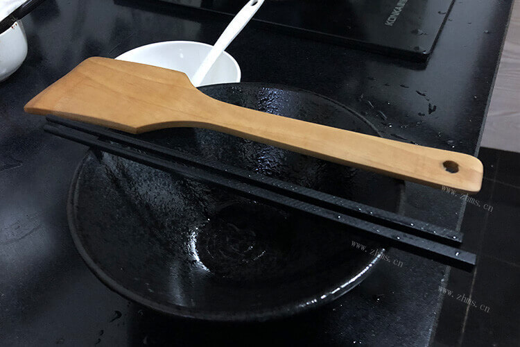 买了个洗碗机，想问一下筷子能放洗碗机吗？