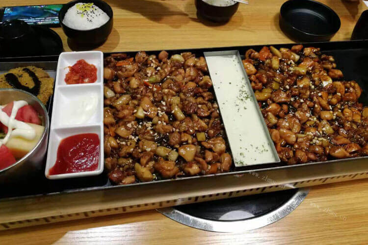 路边的小吃摊都有烤肉，特别好奇汉丽轩韩式自助烤肉口感到底是怎么样的 ？