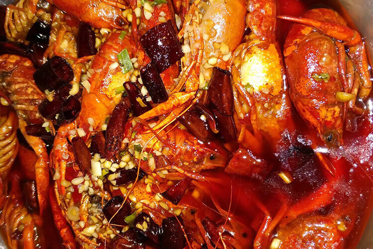 油焖小龙虾说比较好吃的，湖北香辣油焖小龙虾做法怎么样啊？
