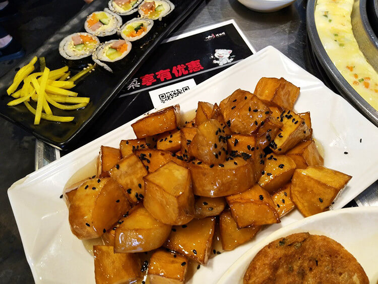 吃金拱门的炸鸡不如吃隔壁韩国烤肉的五花肉！堪称同价位烤肉店的最“美”五花肉