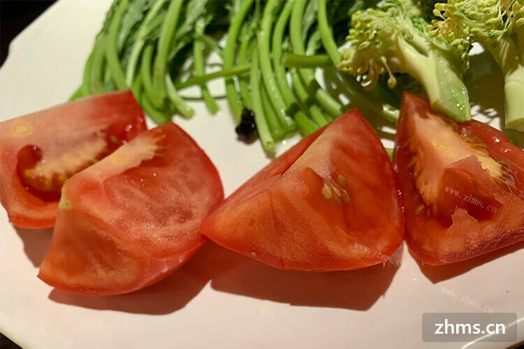圆白菜炒西红柿好不好吃呢？炒菜的时候要注意什么呢？