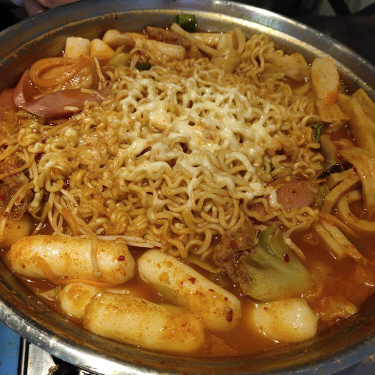 87元就能吃韩式料理，部队火锅和炸鸡的口味超正超值