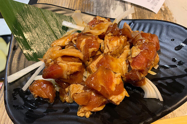 一块去皮鸡腿肉多重，鸡腿与骨头的比例是多少？