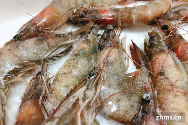 鲜虾虽然比较鲜美，但是如何给鲜虾去皮去虾线呢？