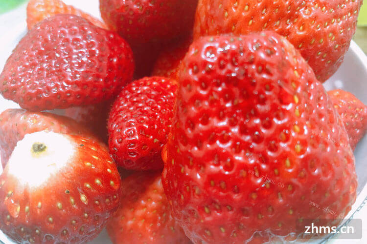 感觉草莓肉很嫩，草莓能洗吗？