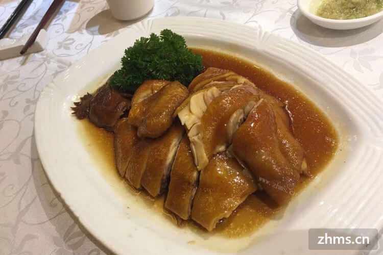 吃北京烤鸭就一定要吃用果木现烤的，老北京果木烤鸭价格多少

