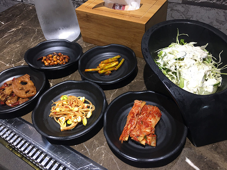 人均70元的韩式烤肉店，厚切五花肉鲜嫩多汁，蘸碟口味非常正宗