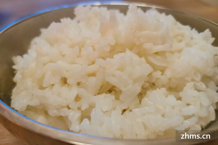 想做米饭，请问蒸米蒸多久？