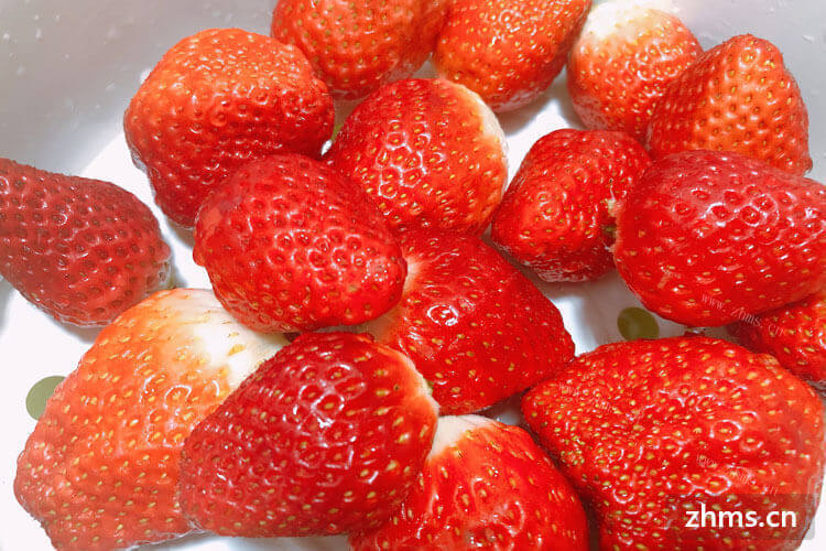 可以用草莓和泡打粉洗牙麽，这个方法会有用么？