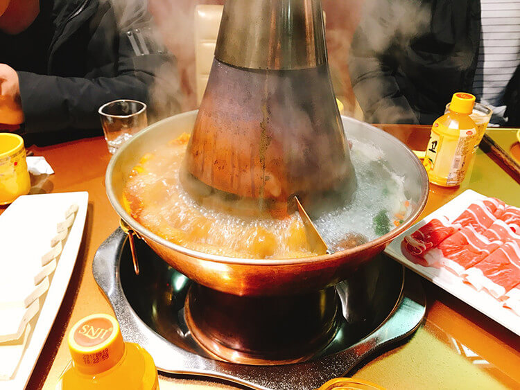 最有“京味儿”的铜锅火锅，涮上羊肉鲜美极了