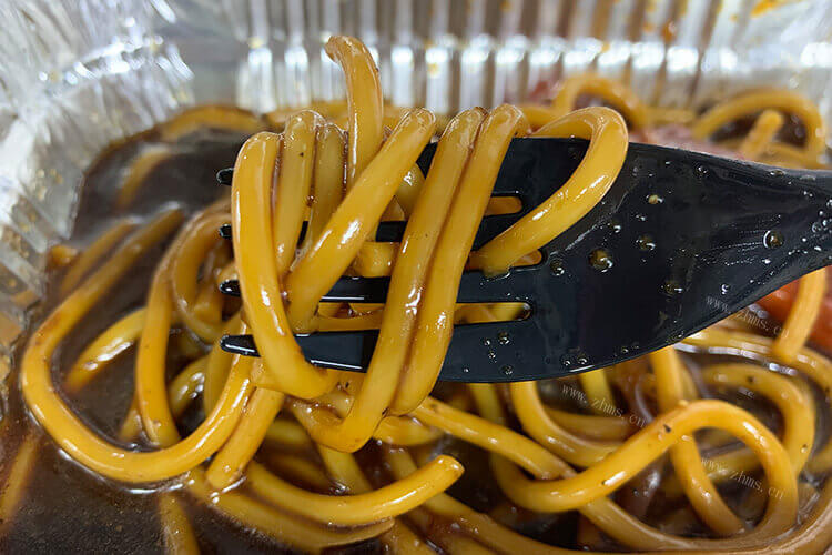 意大利面很好吃，请问全麦意面和普通意面的区别在哪里？