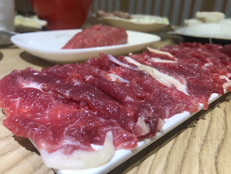 正对明清宫的一家潮汕牛肉火锅在横店性价比最高