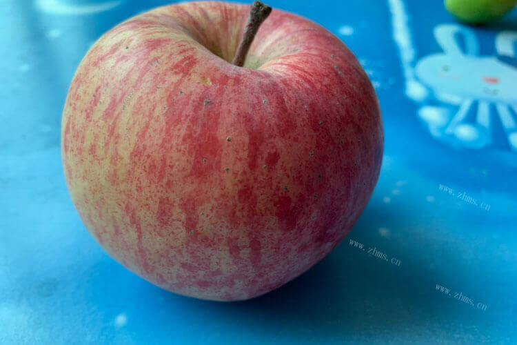 平安夜是吃苹果还是吃蛇果，哪种苹果的口感好呢？