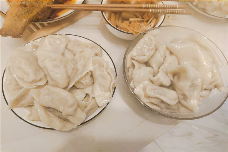 做了一些烫面饺子，烫面饺子能煮着吃吗？