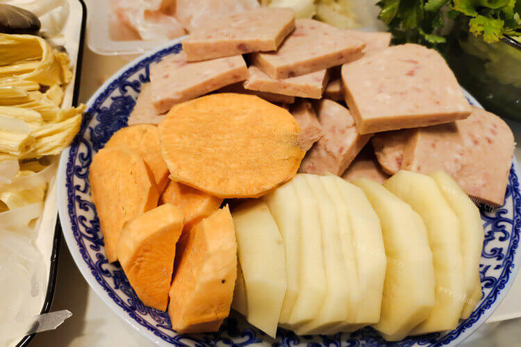 晚上给家人做一道炒土豆块儿，土豆块多久能炒熟？