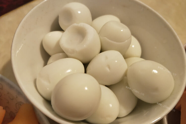网上说鹌鹑蛋热量很高，一个鹌鹑蛋顶几个鸡蛋？