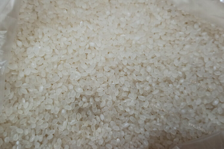 朋友买了一点米，想了解一下比较糯的大米是什么米？