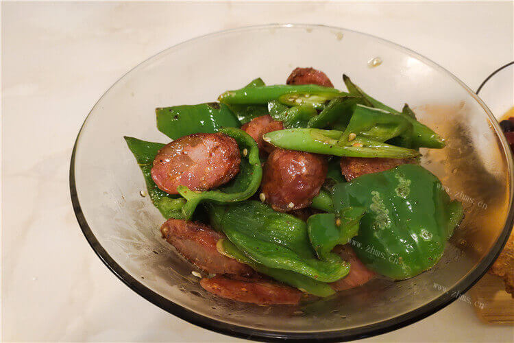 电饭煲熏腊香肠豌豆焖饭好吃吗？一次可以吃多少？