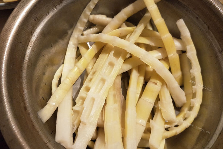 感觉鞭炮笋挺好吃的，鞭炮笋在哪里生长的？