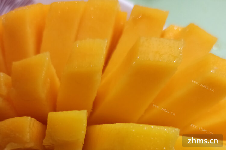 想吃芒果，芒果去皮后怎样去核最快？