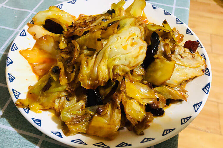 平包菜和卷心菜的区别在哪里啊，哪一个比较好吃？