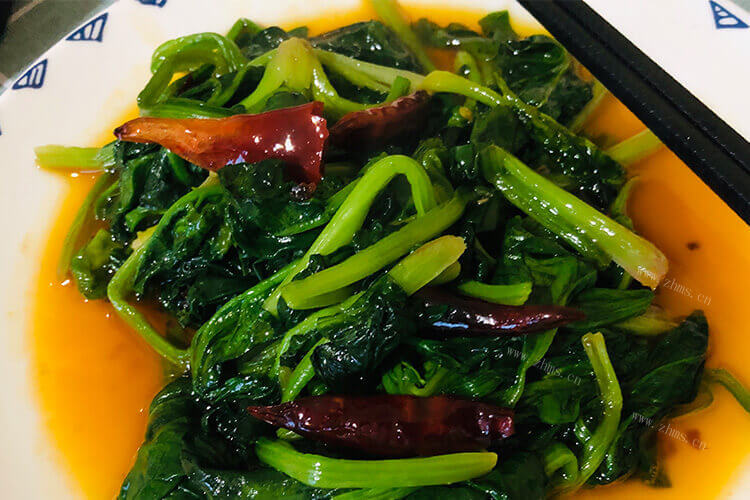 菠菜里面是含有草酸比较多吗，菠菜减肥汤的做法？