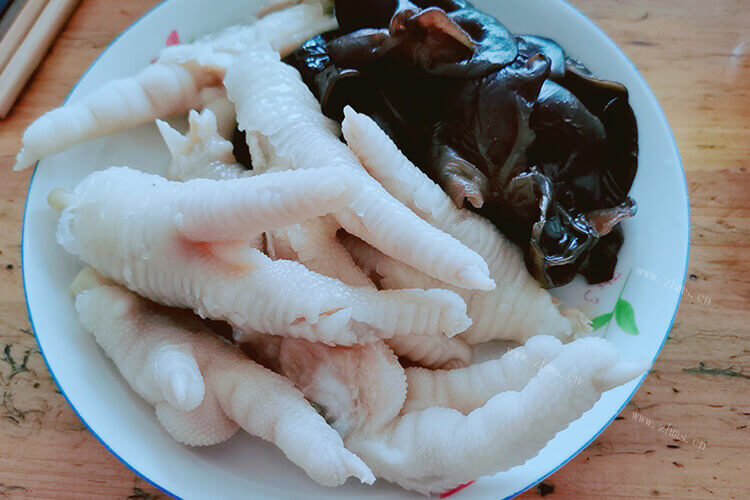 泡椒鸡爪的制作方法家用怎么做，如何做才好吃呢？