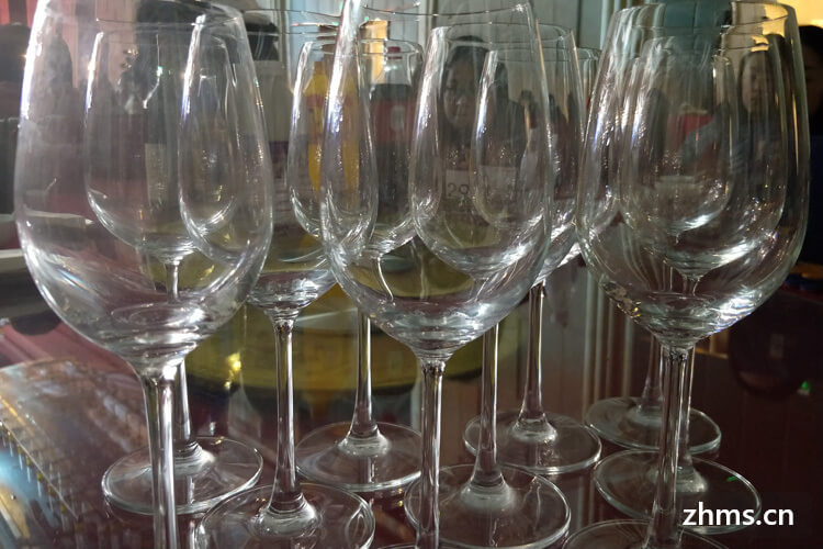 哪种玻璃杯的材质最安全？玻璃杯有哪几种款式？
