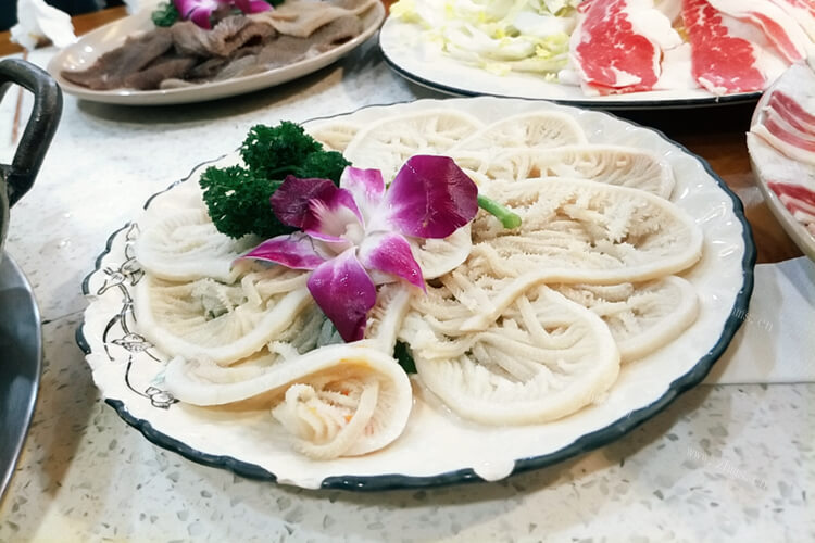 今天买了些毛肚，想知道千层肚和黑毛肚的区别是什么？
