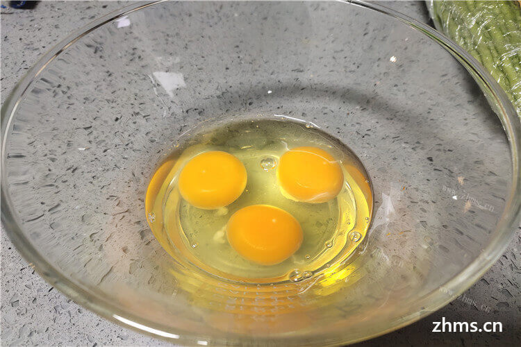 蛋清打发的时候不小心掉进了蛋黄，想知道蛋清里掉入蛋黄怎么打发