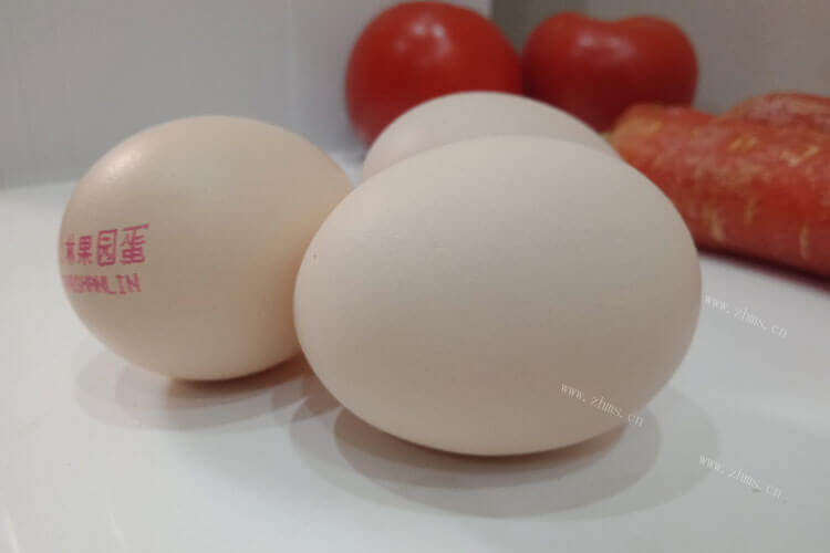 皮蛋是用鸡蛋做的，请问鸡蛋变皮蛋营养价值变低了吗？