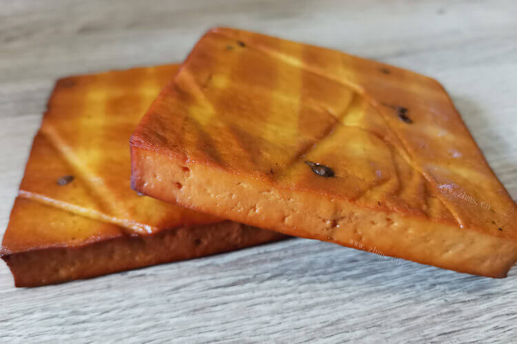 第一次吃白豆干，请问白豆干和豆腐的区别在哪里？