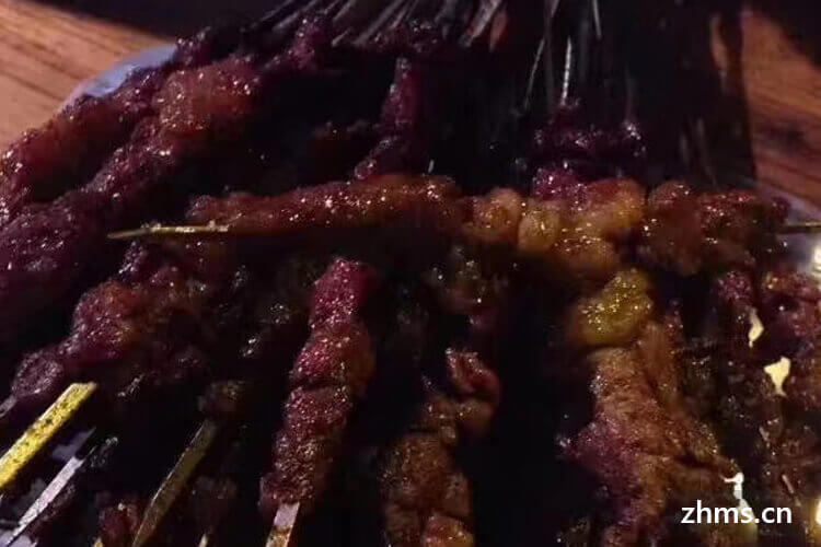 新疆人如何烤羊肉串