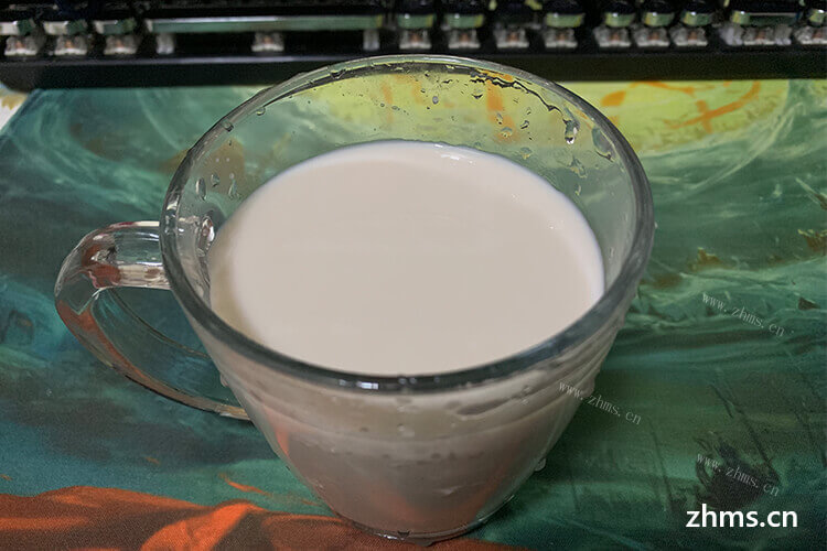 低脂牛奶是纯牛奶吗？纯牛奶好喝吗？