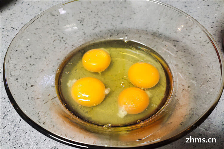 如何分出蛋清与蛋黄