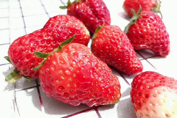 想做果冻，在家怎样自制草莓果冻？
