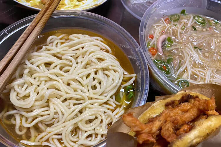 面条现在不只能用来下面，还能用来炒面，吃不完的炒面怎么保存方法其实很简单