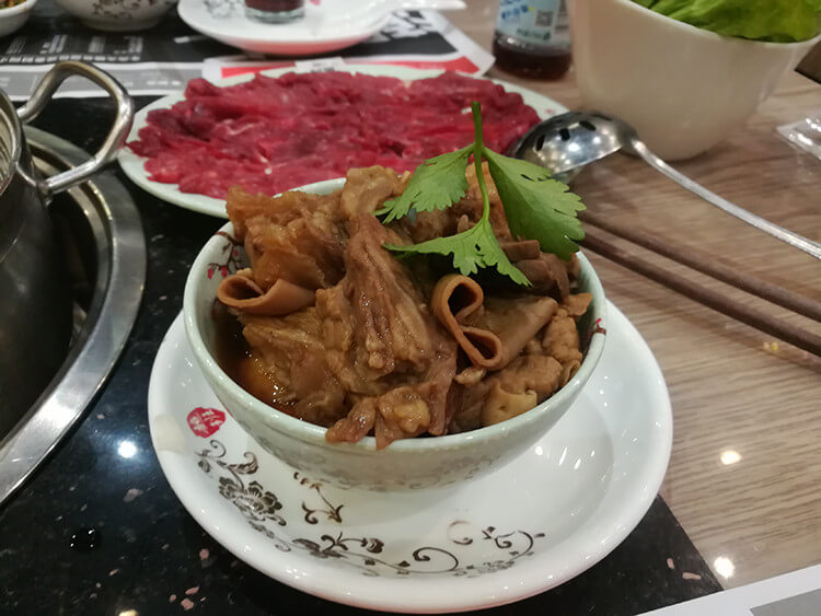 江门性价比最高的一家牛肉火锅，88元就能吃牛杂煲和现切牛肉