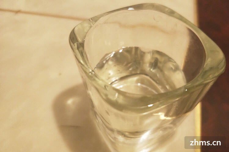 钠钙玻璃瓶可以储存白酒吗