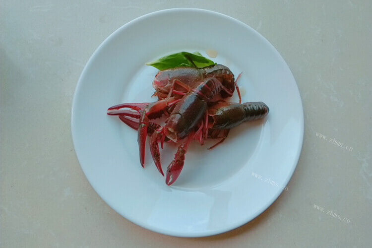 香辣小龙虾的怎么做家常怎么做，可以炒着吃吗？