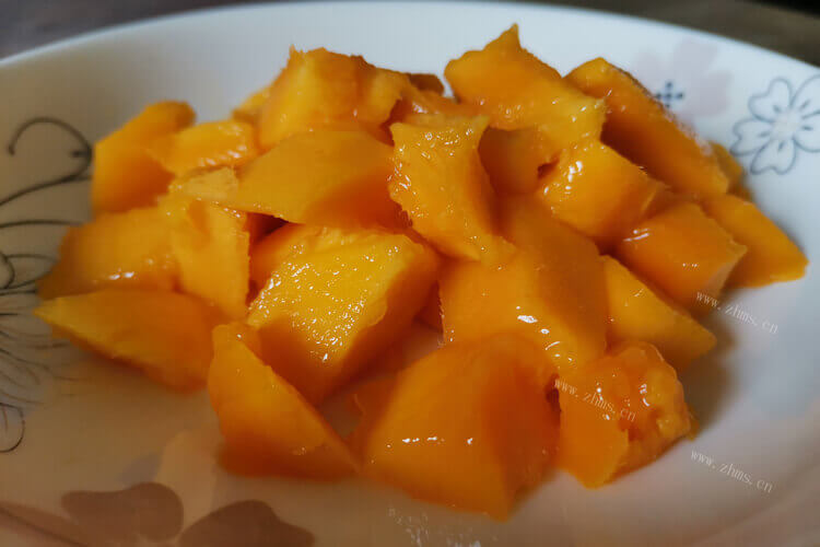 芒果可以用来做什么甜点，做成水果沙拉可以吗？